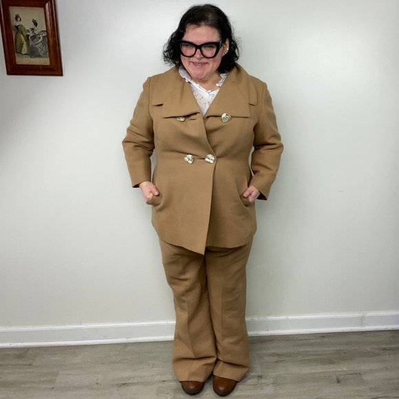 Vintage Tan Two Piece Women's Plus Size Suit D'Jimas Furs Styled by Visconti - Picture 1 of 13